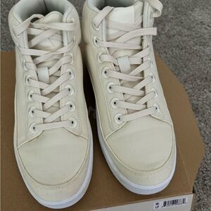 Allbirds women’s canvas pacer size 7.